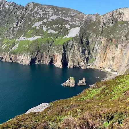 Cosy Set In Nature With Stove *
